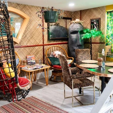 Tropical Tiki Hut Villa ลุยส์วิลล์ ภายนอก รูปภาพ