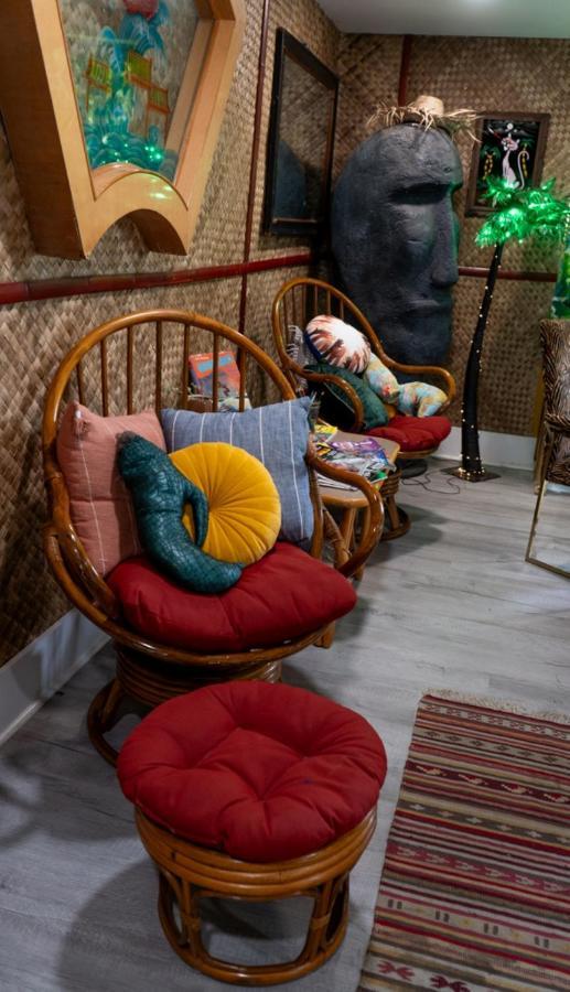 Tropical Tiki Hut Villa ลุยส์วิลล์ ภายนอก รูปภาพ